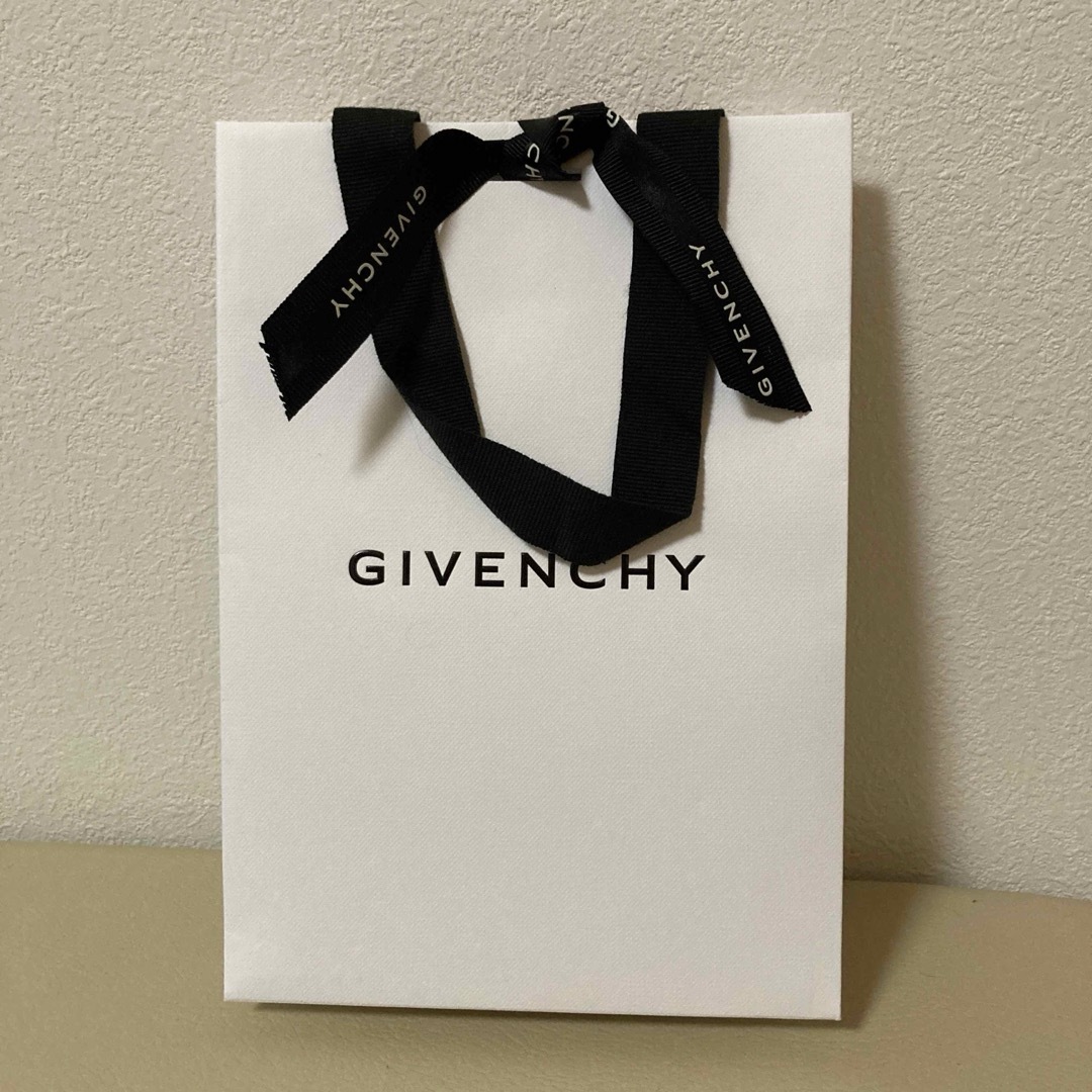 GIVENCHY(ジバンシィ)のジバンシイ　ショップ袋　ショッパー レディースのバッグ(ショップ袋)の商品写真