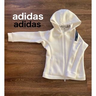 アディダス(adidas)のadidasパーカー(パーカー)