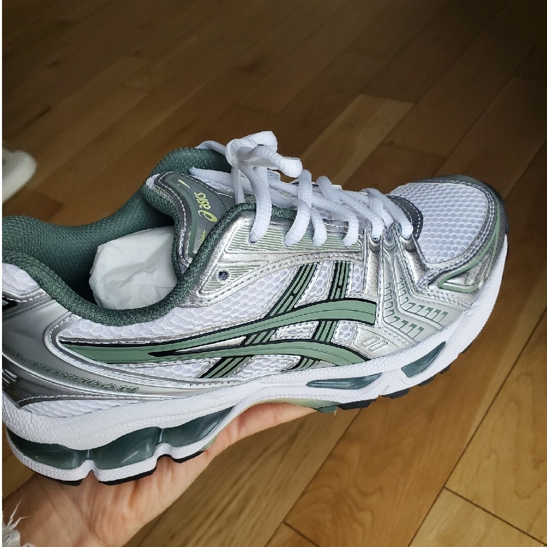 asics(アシックス)の最終値下げasics gel Kayano14 レディースの靴/シューズ(スニーカー)の商品写真