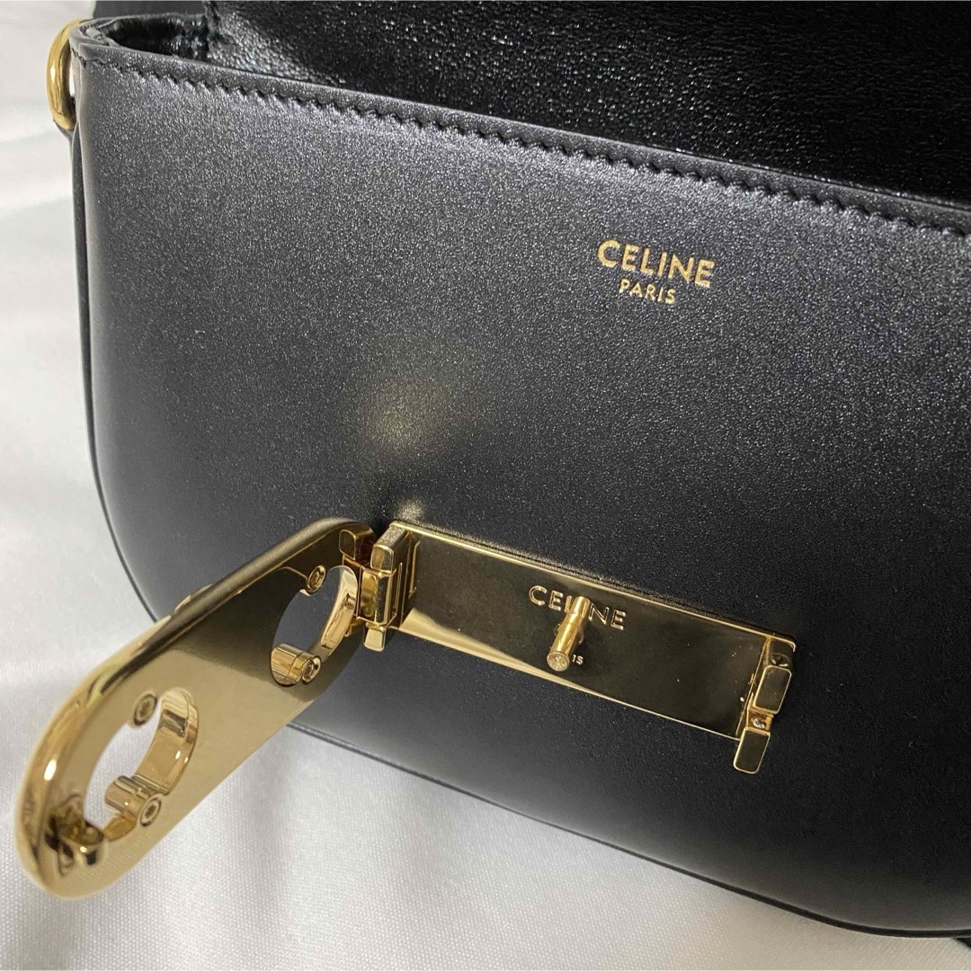 celine(セリーヌ)の【完売品】セリーヌ　チェーンバック　トリオンフ レディースのバッグ(ショルダーバッグ)の商品写真