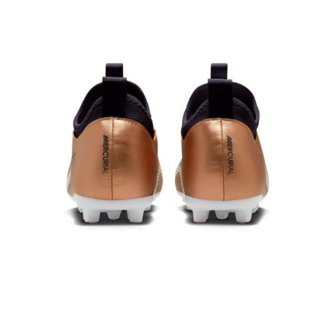 NIKE(ナイキ)の送料込み NIKE ナイキ 子供 23.5センチ サッカー シューズ スパイク キッズ/ベビー/マタニティのキッズ靴/シューズ(15cm~)(その他)の商品写真