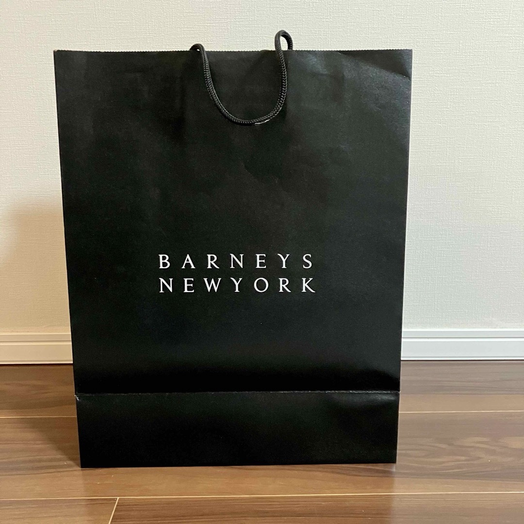 BARNEYS NEW YORK(バーニーズニューヨーク)の美品）バーニーズニューヨーク　サイズ大　紙袋 レディースのバッグ(ショップ袋)の商品写真