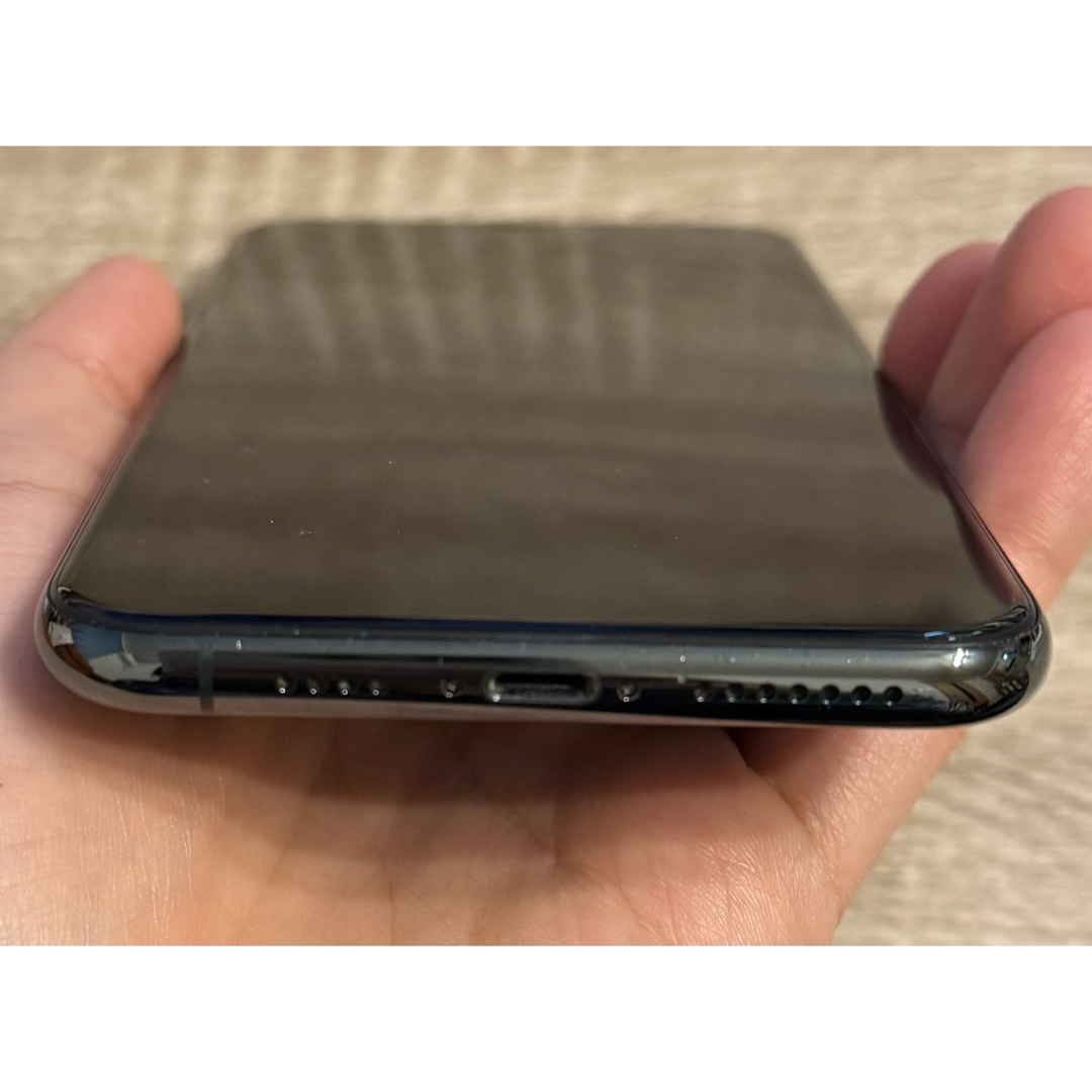 Apple(アップル)の美品‼️iPhone11 Pro Max 256GB ミッドナイトグリーン スマホ/家電/カメラのスマートフォン/携帯電話(スマートフォン本体)の商品写真