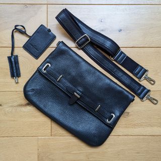 PELLE MORBIDA(セカンドバッグ/クラッチバッグ)のフリマ PELLE MORBIDA(セカンドバッグ/クラッチバッグ)のフリマ