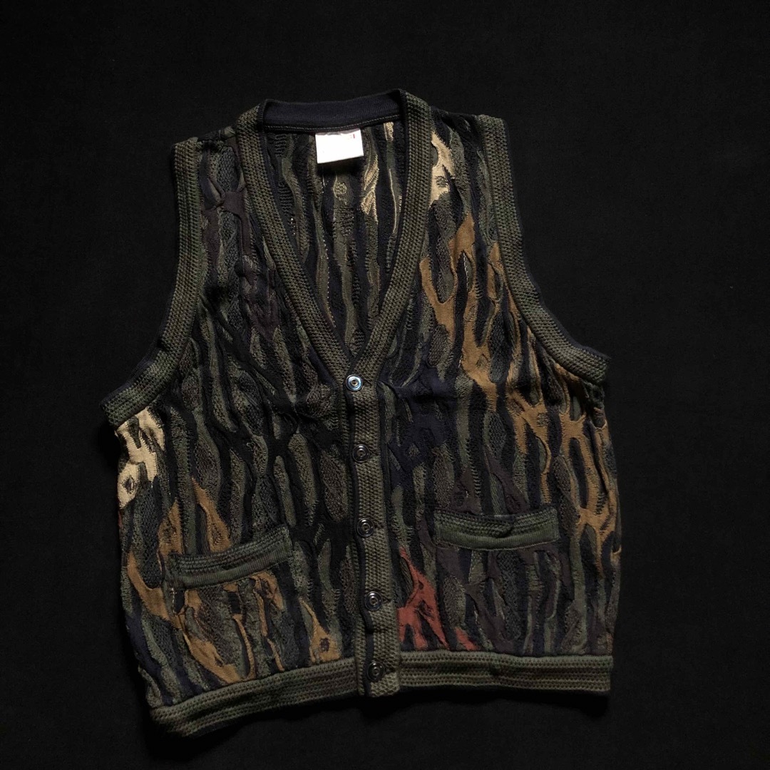 COOGI(クージー)のvintage coogi 3D knit vest 80s 90s old メンズのトップス(ベスト)の商品写真