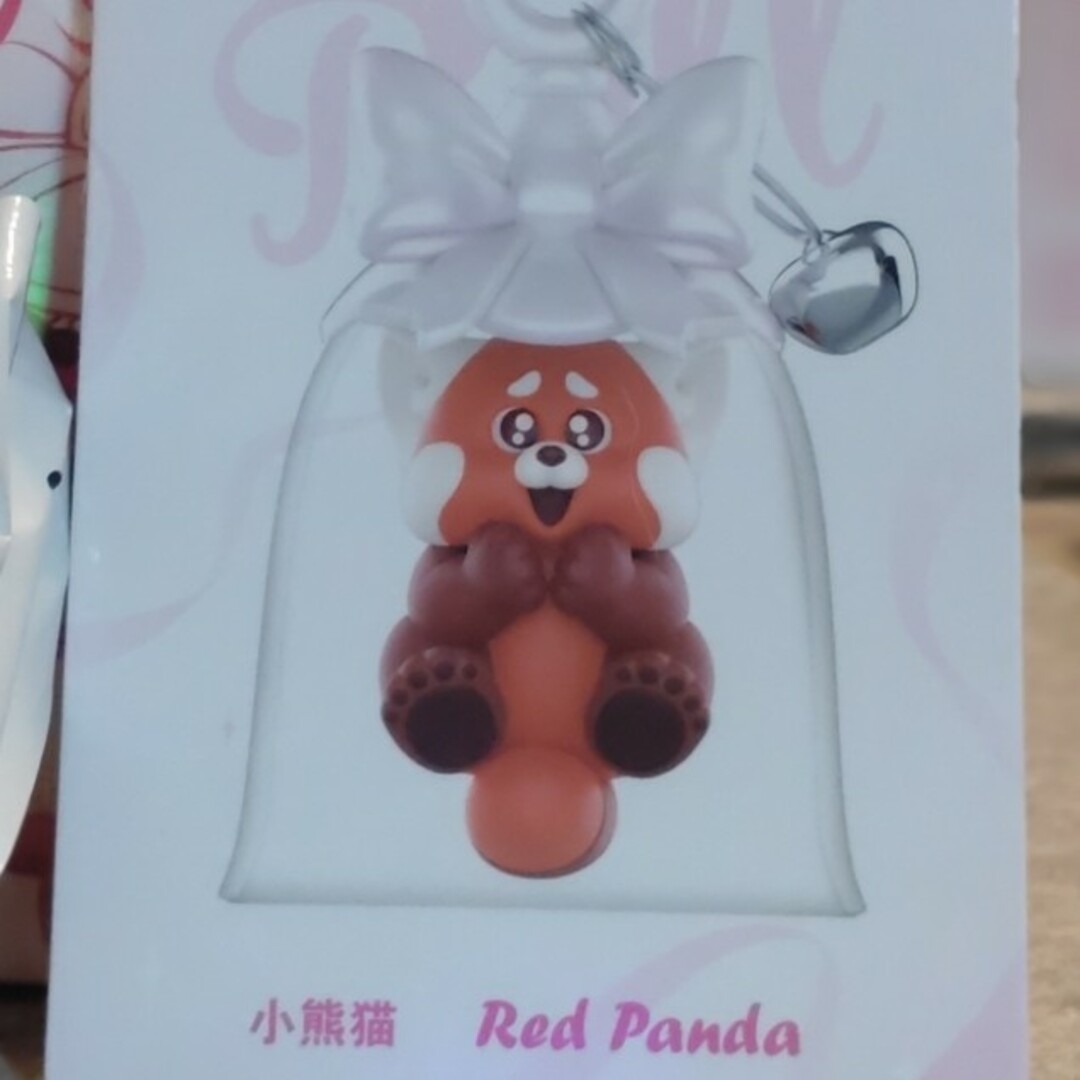 ポップマート　bell　Red　Panda エンタメ/ホビーのおもちゃ/ぬいぐるみ(キャラクターグッズ)の商品写真