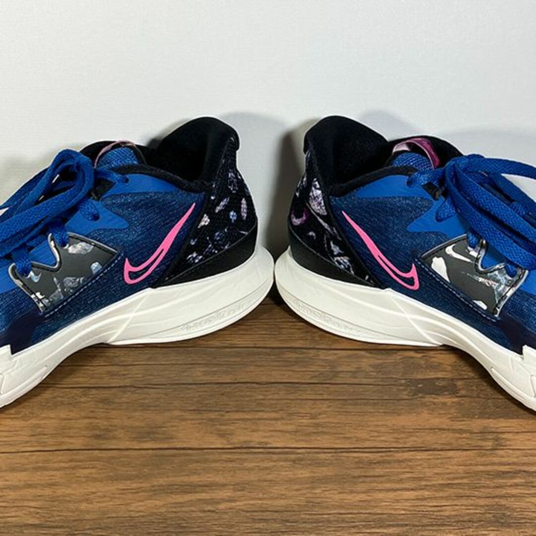 NIKE(ナイキ)の希少！NIKE KYRIE LOW 5 EP カイリー ブルー 26cm メンズの靴/シューズ(スニーカー)の商品写真