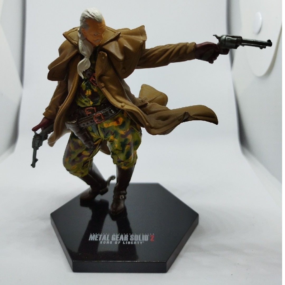 メタルギア・ソリッド フィギュア2体セットの通販 by sin's shop|ラクマ メタルギア・ソリッド フィギュア2体セットの通販 by sin's shop|ラクマ