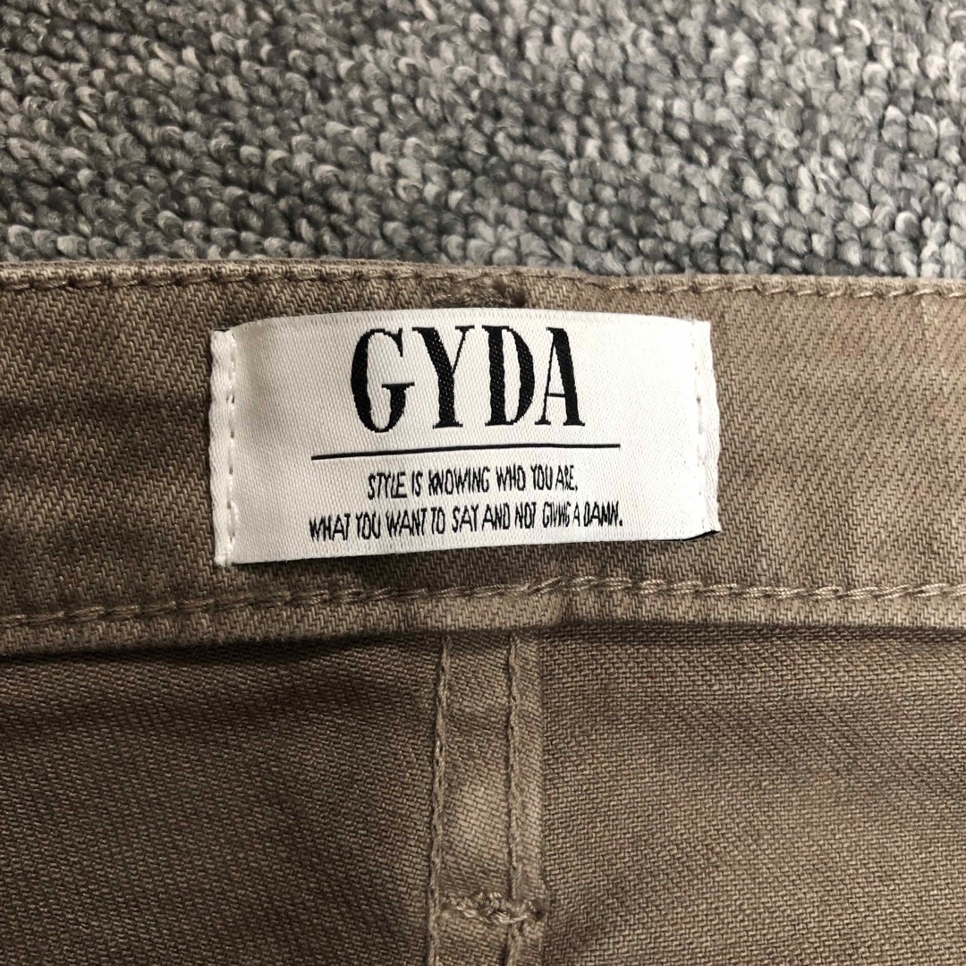 GYDA(ジェイダ)の美品　GYDA  Fit Me Denim  デニム　パンツ　ブラウン　ダメージ レディースのパンツ(デニム/ジーンズ)の商品写真