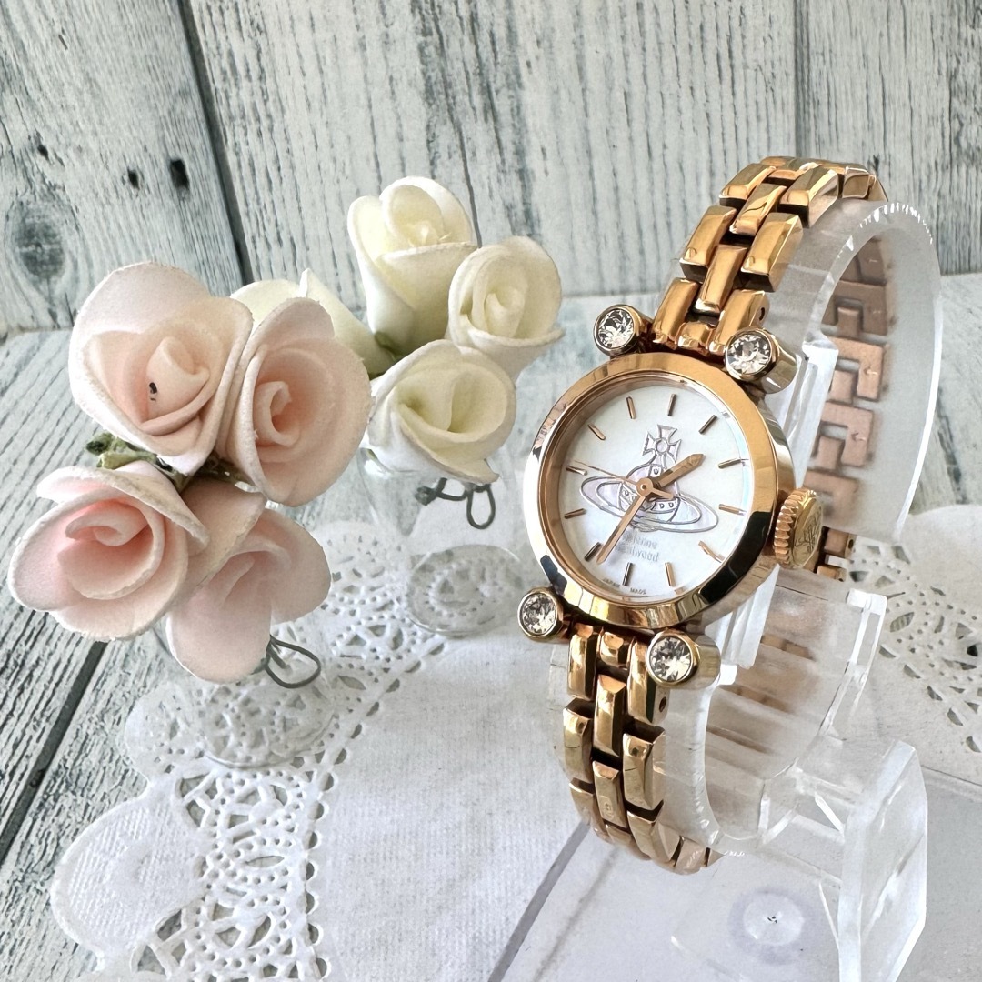 Vivienne Westwood(ヴィヴィアンウエストウッド)の【電池交換済】 ヴィヴィアン  腕時計 ダイヤモンドシェルウォッチ ゴールド レディースのファッション小物(腕時計)の商品写真