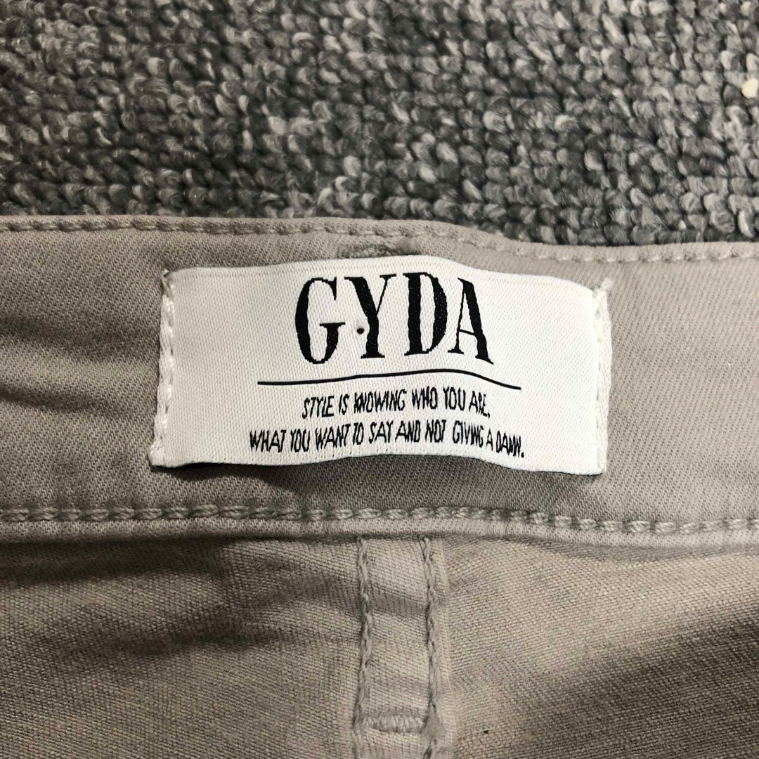 GYDA(ジェイダ)のGYDA  Fit Me Denim  デニム　パンツ　グレー　ダメージ レディースのパンツ(カジュアルパンツ)の商品写真