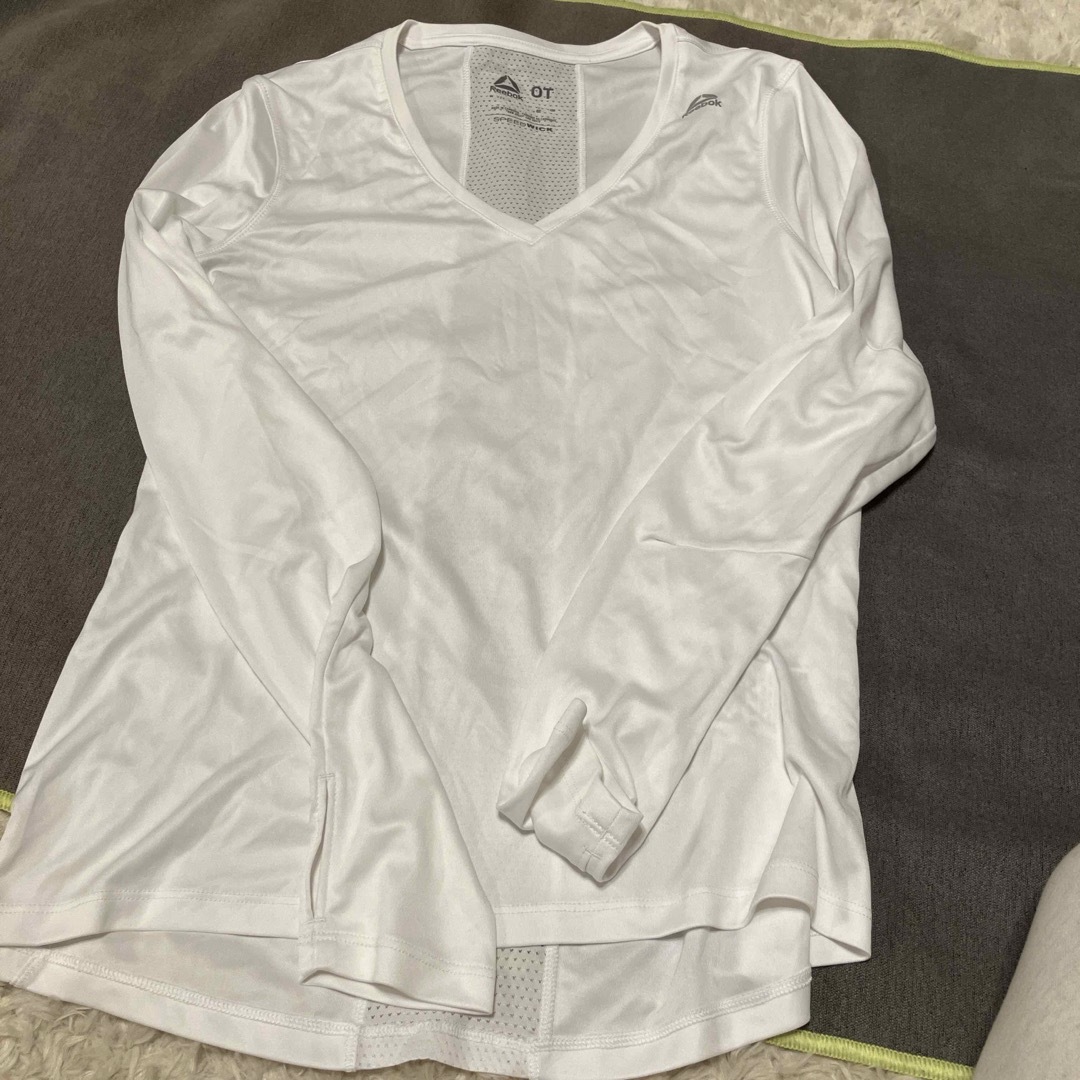 Reebok(リーボック)のReebok 長袖　2枚　ＬOT メンズのトップス(Tシャツ/カットソー(七分/長袖))の商品写真