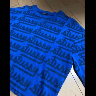 ステューシー(STUSSY)のstussyブルーロゴコットンカットソ(カットソー(長袖/七分))