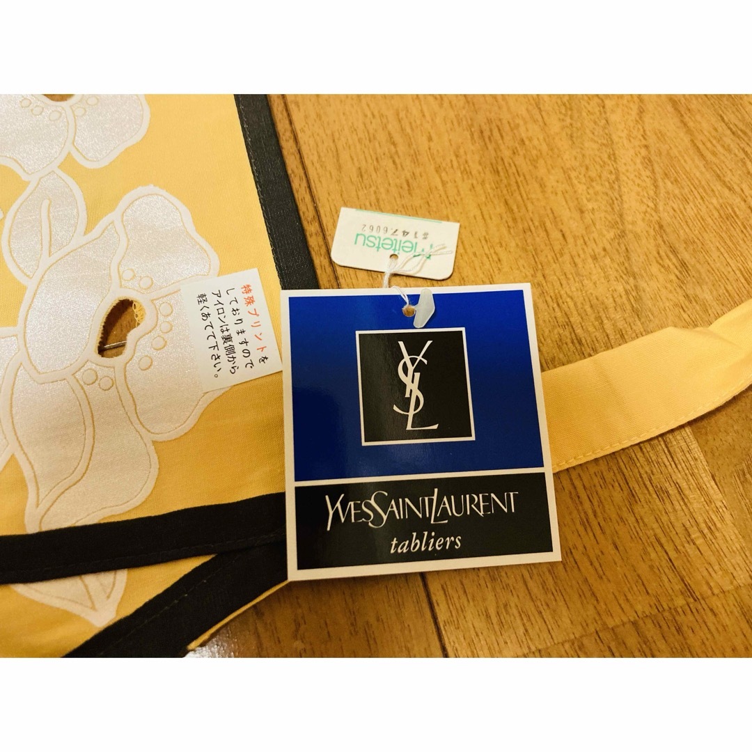 Yves Saint Laurent(イヴサンローラン)の【日本製】新品・タグ付き　イヴ・サンローラン　エプロン レディースのルームウェア/パジャマ(その他)の商品写真