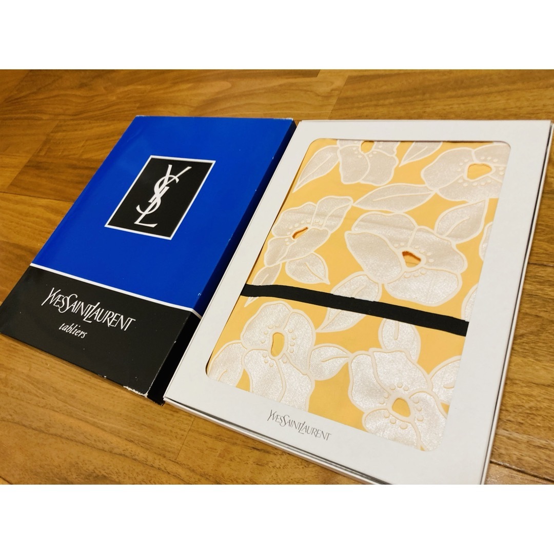 Yves Saint Laurent(イヴサンローラン)の【日本製】新品・タグ付き　イヴ・サンローラン　エプロン レディースのルームウェア/パジャマ(その他)の商品写真