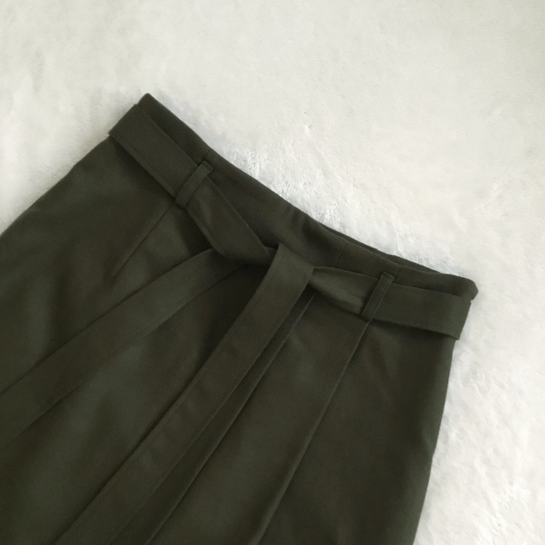 ANAYI(アナイ)のANAYI アナイ　ウールフレアスカート　カーキ　サイズ38 レディースのスカート(ひざ丈スカート)の商品写真