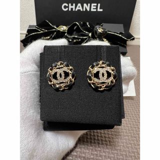 シャネル(CHANEL)の❣️Sale中❣️新品 CHANEL ピアス CCマーク レザー 人気 再入荷(ピアス)