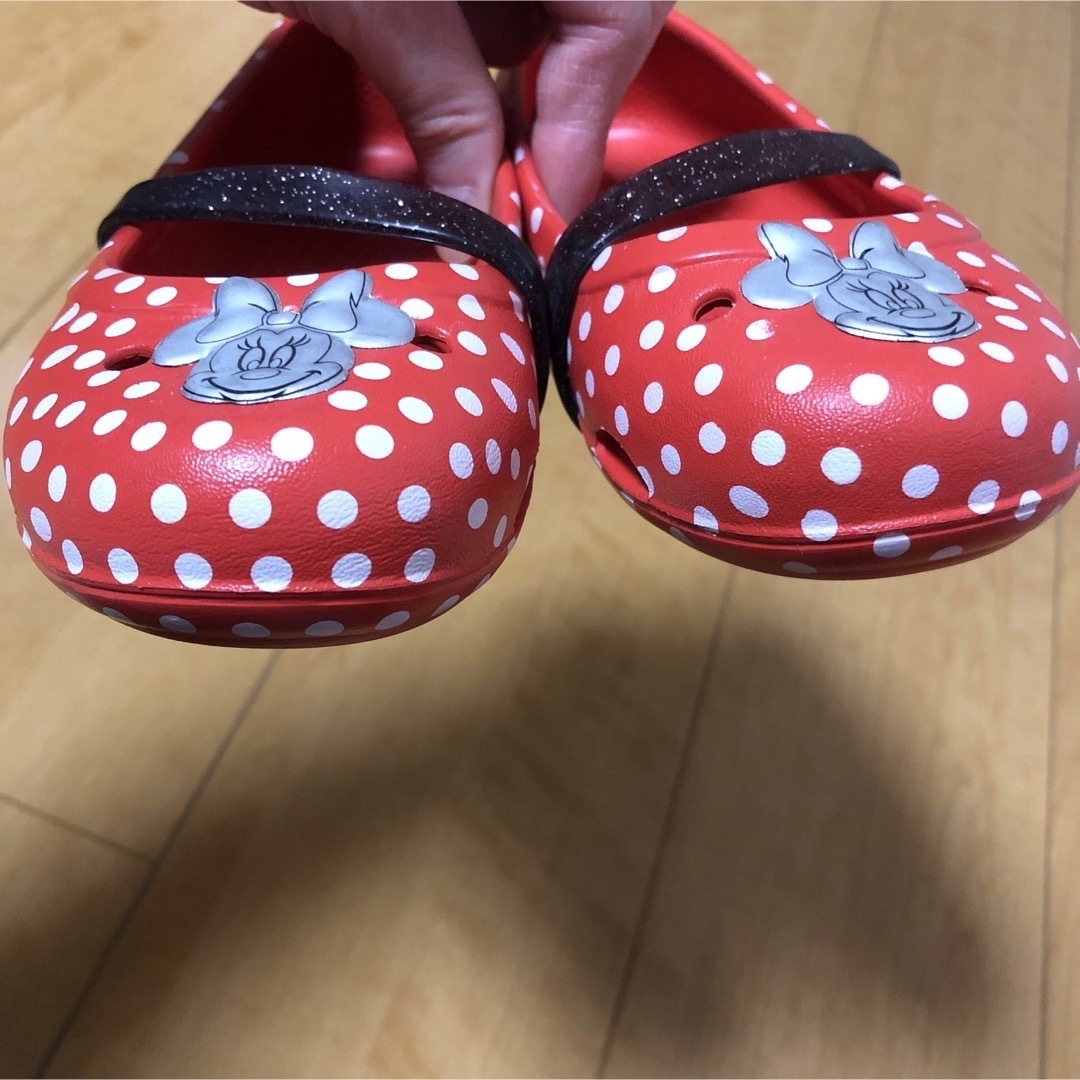 crocs(クロックス)のクロックス crocs ディズニー ミニーマウス Disney サンダル C11 キッズ/ベビー/マタニティのキッズ靴/シューズ(15cm~)(サンダル)の商品写真