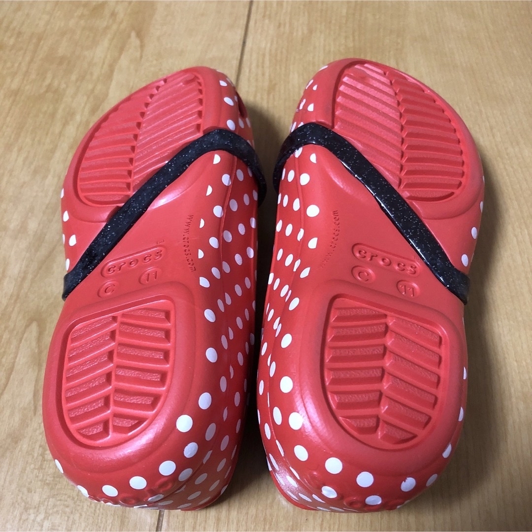 crocs(クロックス)のクロックス crocs ディズニー ミニーマウス Disney サンダル C11 キッズ/ベビー/マタニティのキッズ靴/シューズ(15cm~)(サンダル)の商品写真