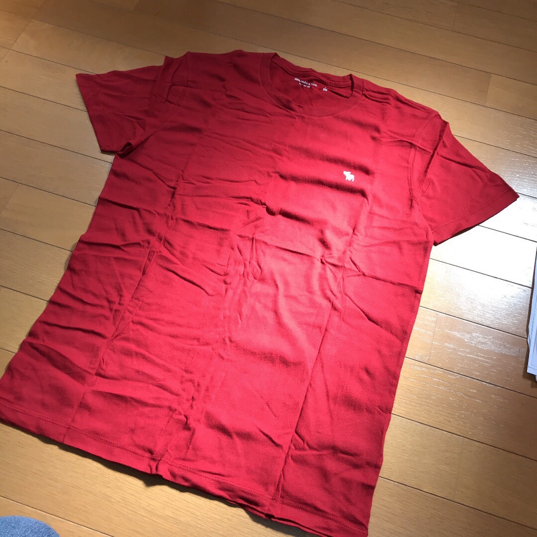 Abercrombie&Fitch(アバクロンビーアンドフィッチ)の◎S◎新品正規品◎アバクロ◎UネックTシャツ◎送料込 メンズのトップス(Tシャツ/カットソー(半袖/袖なし))の商品写真