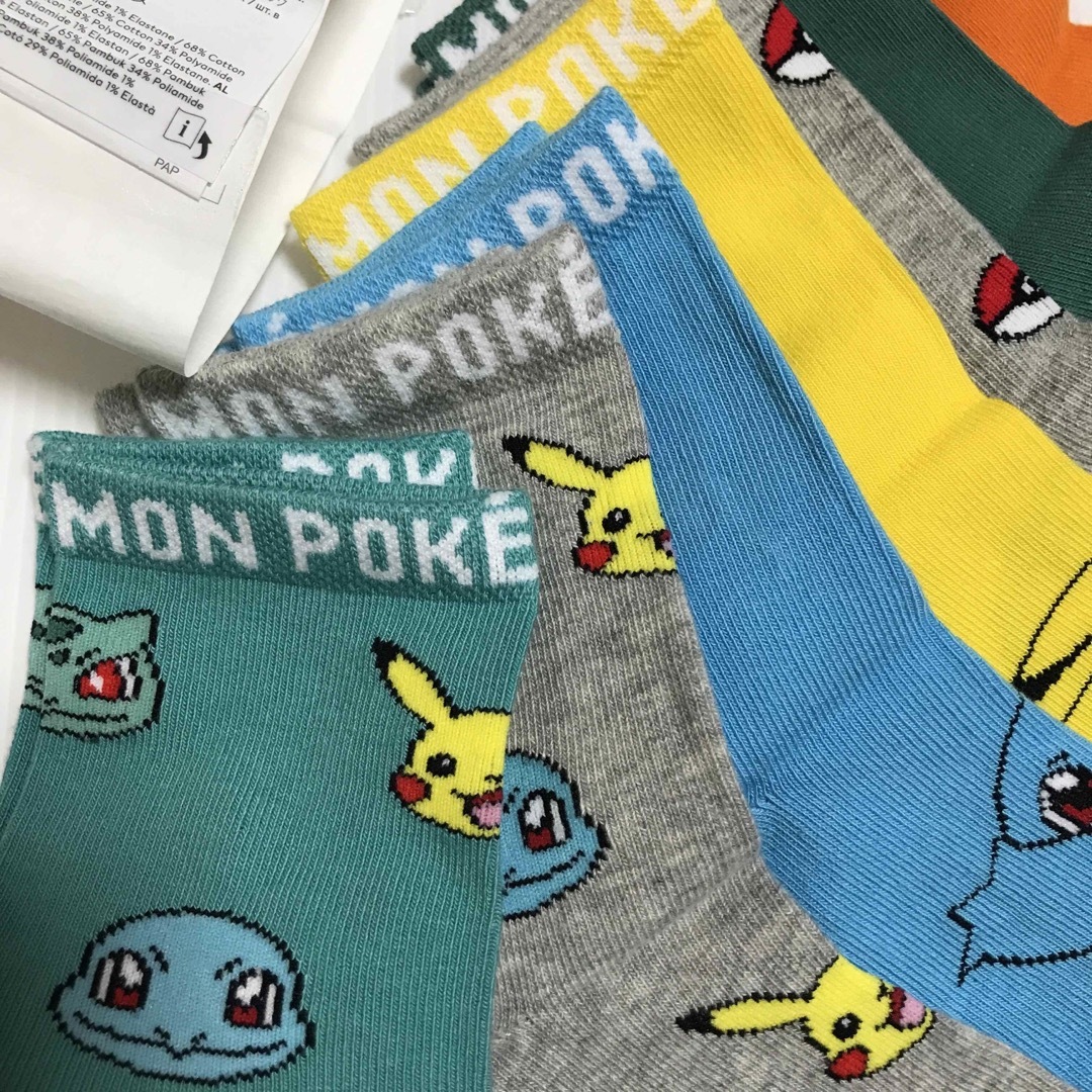 H&M(エイチアンドエム)の新品✨20-22cmポケモン靴下7足セット キッズ/ベビー/マタニティのこども用ファッション小物(靴下/タイツ)の商品写真