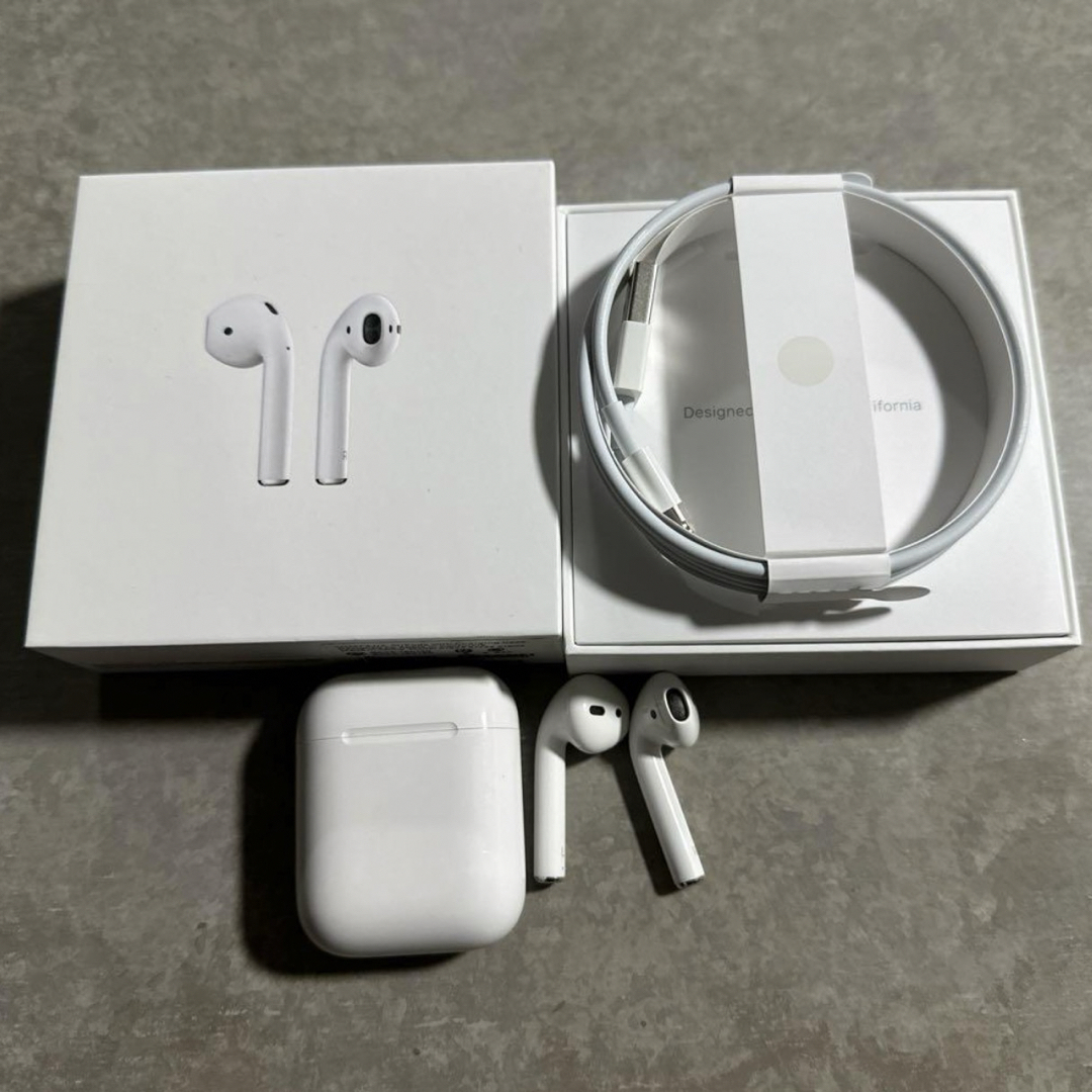 Apple(アップル)の正規品Apple AirPods 第1世代 スマホ/家電/カメラのオーディオ機器(ヘッドフォン/イヤフォン)の商品写真