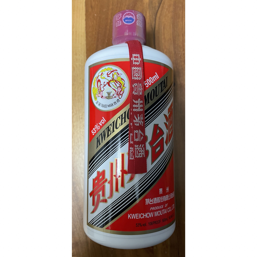 貴州茅台酒　マオタイ酒500ml  53%  ミニグラス2個付き 食品/飲料/酒の酒(蒸留酒/スピリッツ)の商品写真