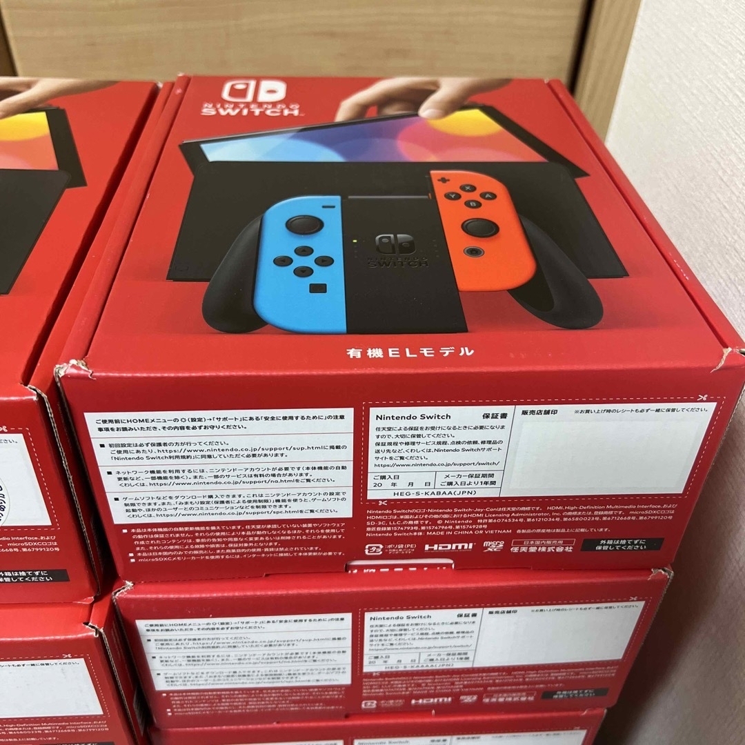 Nintendo Switch(ニンテンドースイッチ)の任天堂　 有機 EL Switch8台 ネオン5台ホワイト3台 エンタメ/ホビーのゲームソフト/ゲーム機本体(携帯用ゲーム機本体)の商品写真