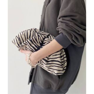 アパルトモンドゥーズィエムクラス(L'Appartement DEUXIEME CLASSE)の【GIUSEPPE ZANOTTI】Zebra Clutch Bag(クラッチバッグ)