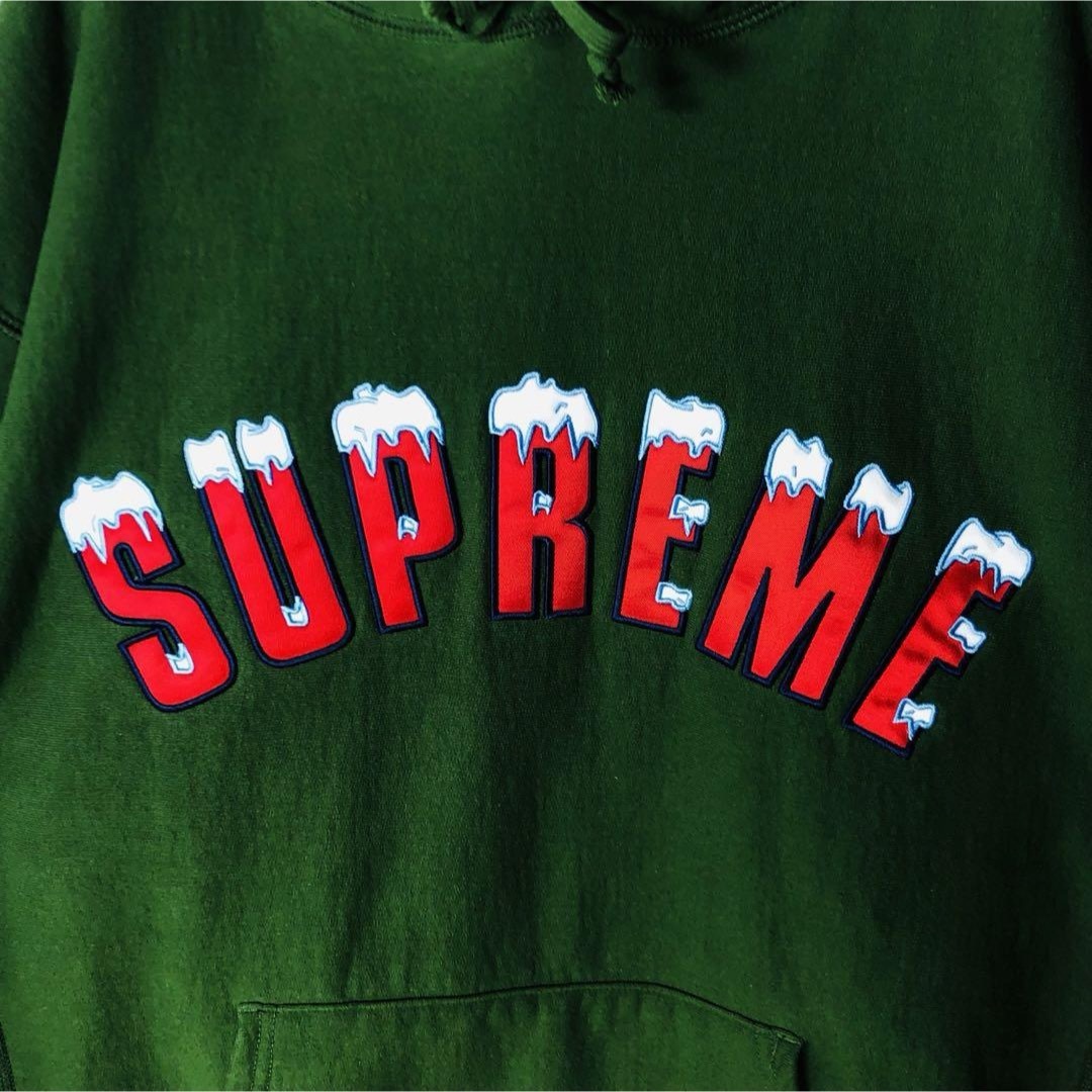 Supreme(シュプリーム)の【後藤真希着用モデル】シュプリーム 刺繍アーチロゴ入りパーカー 雪 XLサイズ メンズのトップス(パーカー)の商品写真