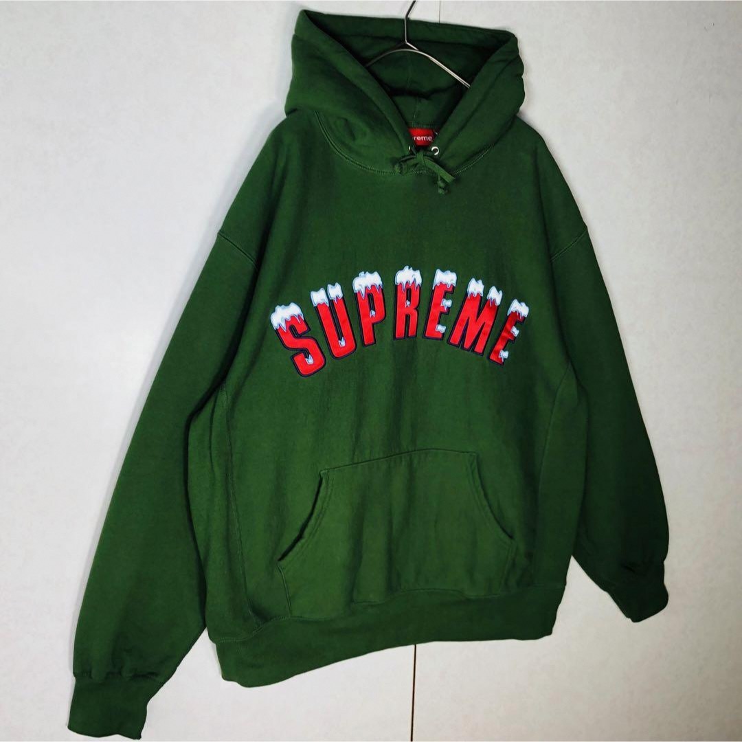 Supreme(シュプリーム)の【後藤真希着用モデル】シュプリーム 刺繍アーチロゴ入りパーカー 雪 XLサイズ メンズのトップス(パーカー)の商品写真