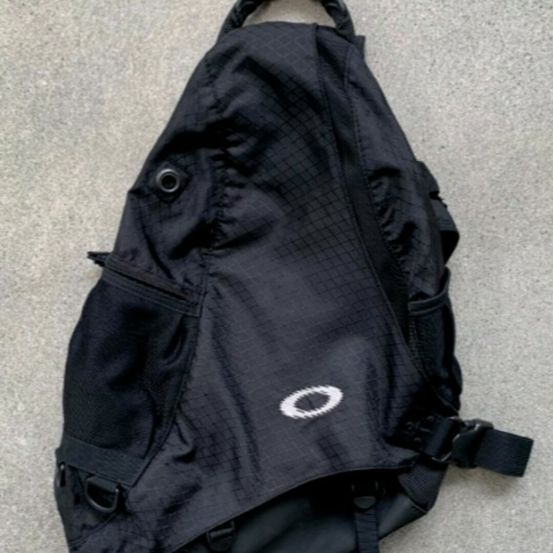 OAKLEY オークリー ボディバッグ ショルダーバッグ - ボディーバッグ OAKLEY オークリー ボディバッグ ショルダーバッグ - ボディーバッグ