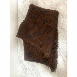 ルイヴィトン(LOUIS VUITTON)のLOUIS VUITTON エシャルプ ロゴマニア マフラー ブラウン(マフラー/ショール)