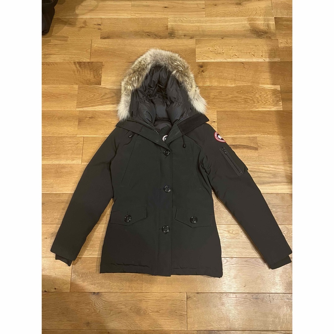 CANADA GOOSE(カナダグース)のCANADA GOOSE カナダグース  モンテベロ レディースのジャケット/アウター(ダウンジャケット)の商品写真