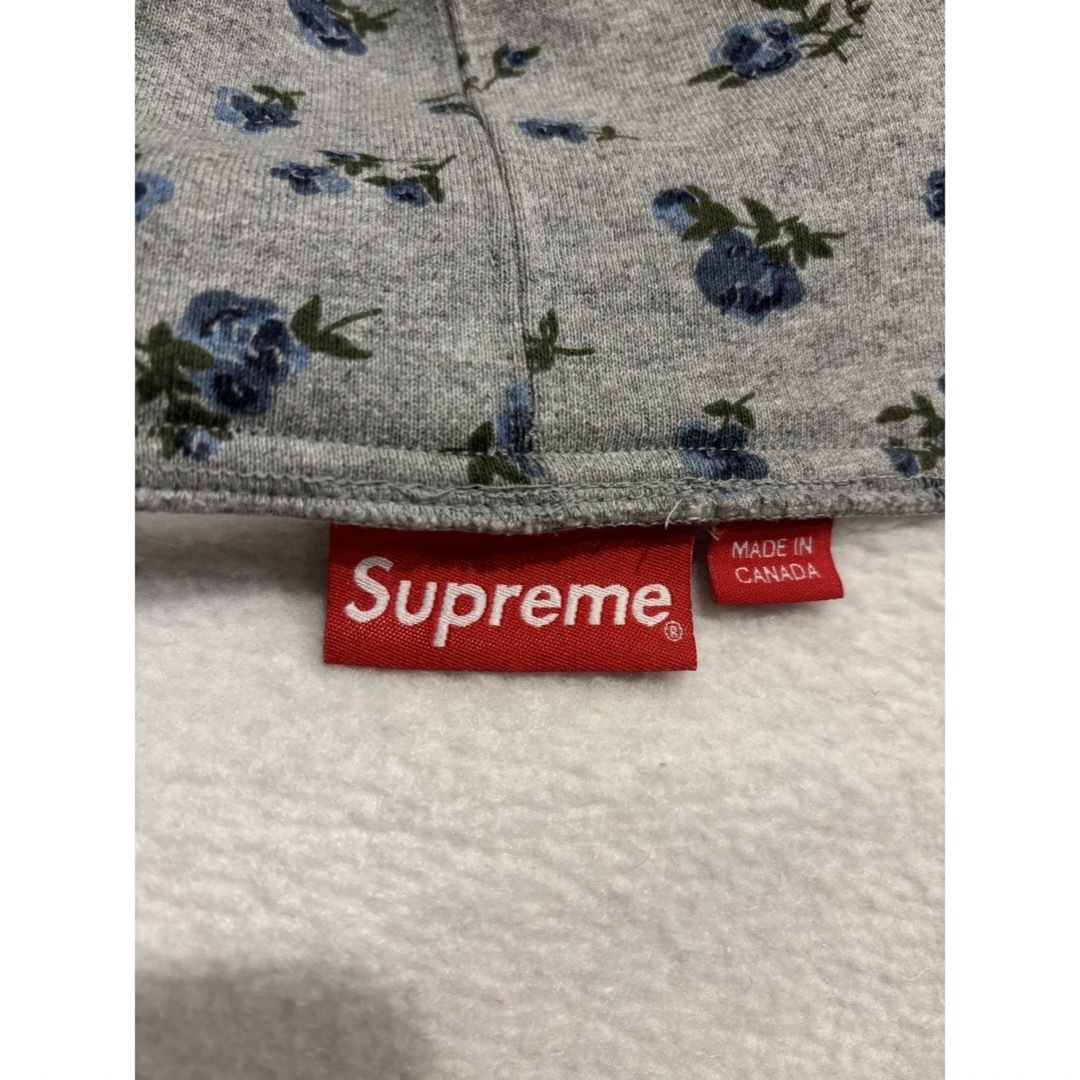 Supreme(シュプリーム)のSUPREME スモールボックスロゴ 花柄 ジップアップパーカー グレー メンズのトップス(パーカー)の商品写真