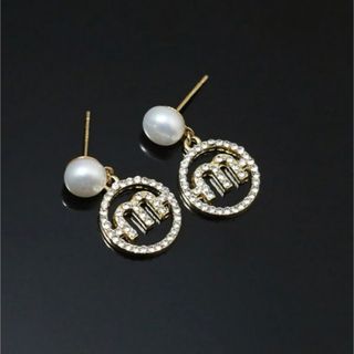 mロゴピアス(ピアス)