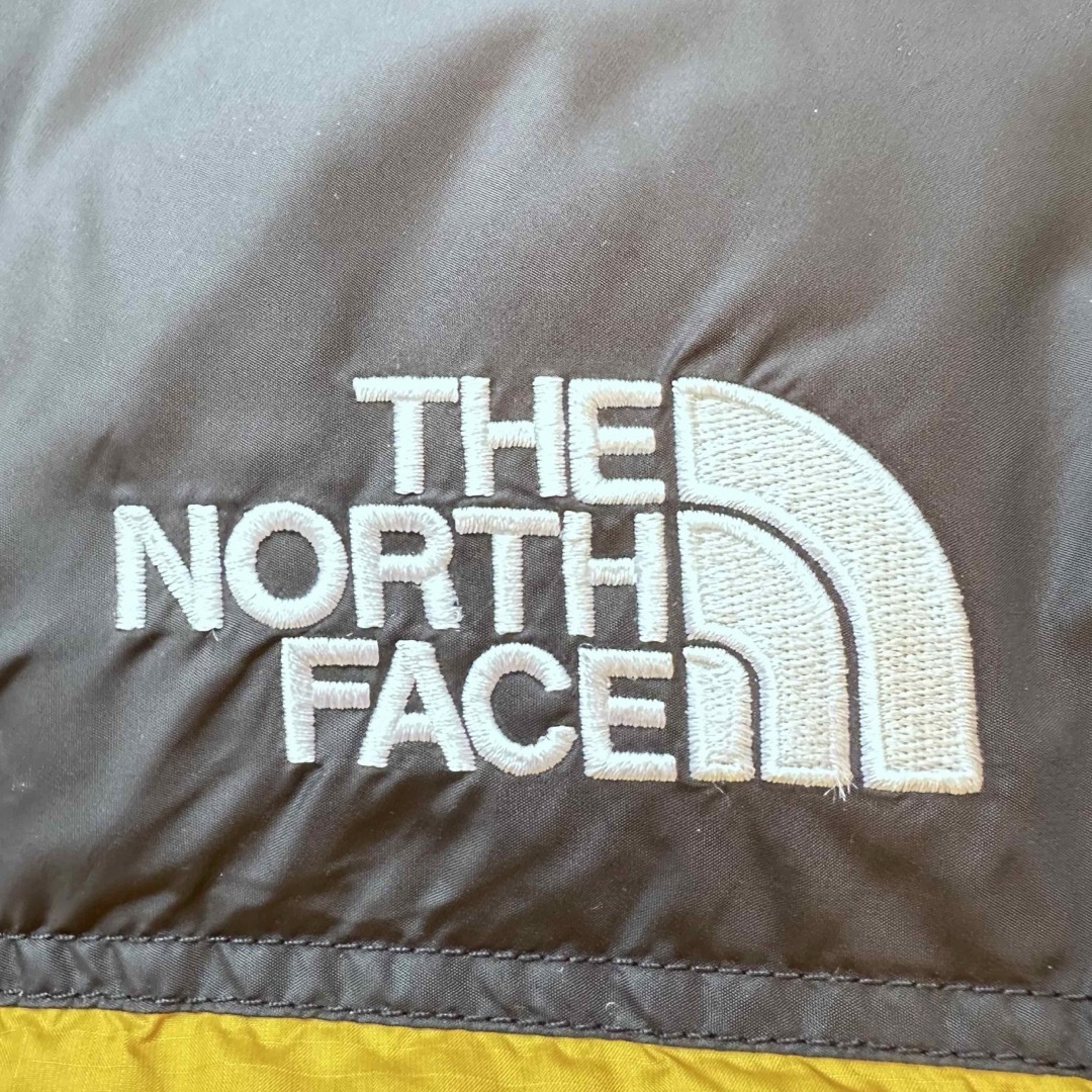 THE NORTH FACE(ザノースフェイス)のノースフェイス 1996 RETRO NUPTSE ヌプシ ダウン イエロー 黄 メンズのジャケット/アウター(ダウンジャケット)の商品写真