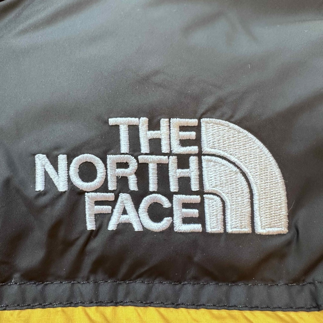 THE NORTH FACE(ザノースフェイス)のノースフェイス 1996 RETRO NUPTSE ヌプシ ダウン イエロー 黄 メンズのジャケット/アウター(ダウンジャケット)の商品写真