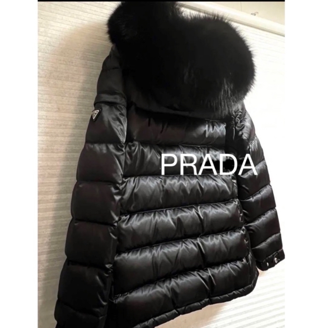 42品番PRADA プラダ　ブルーフォックスファー　ダウンコート