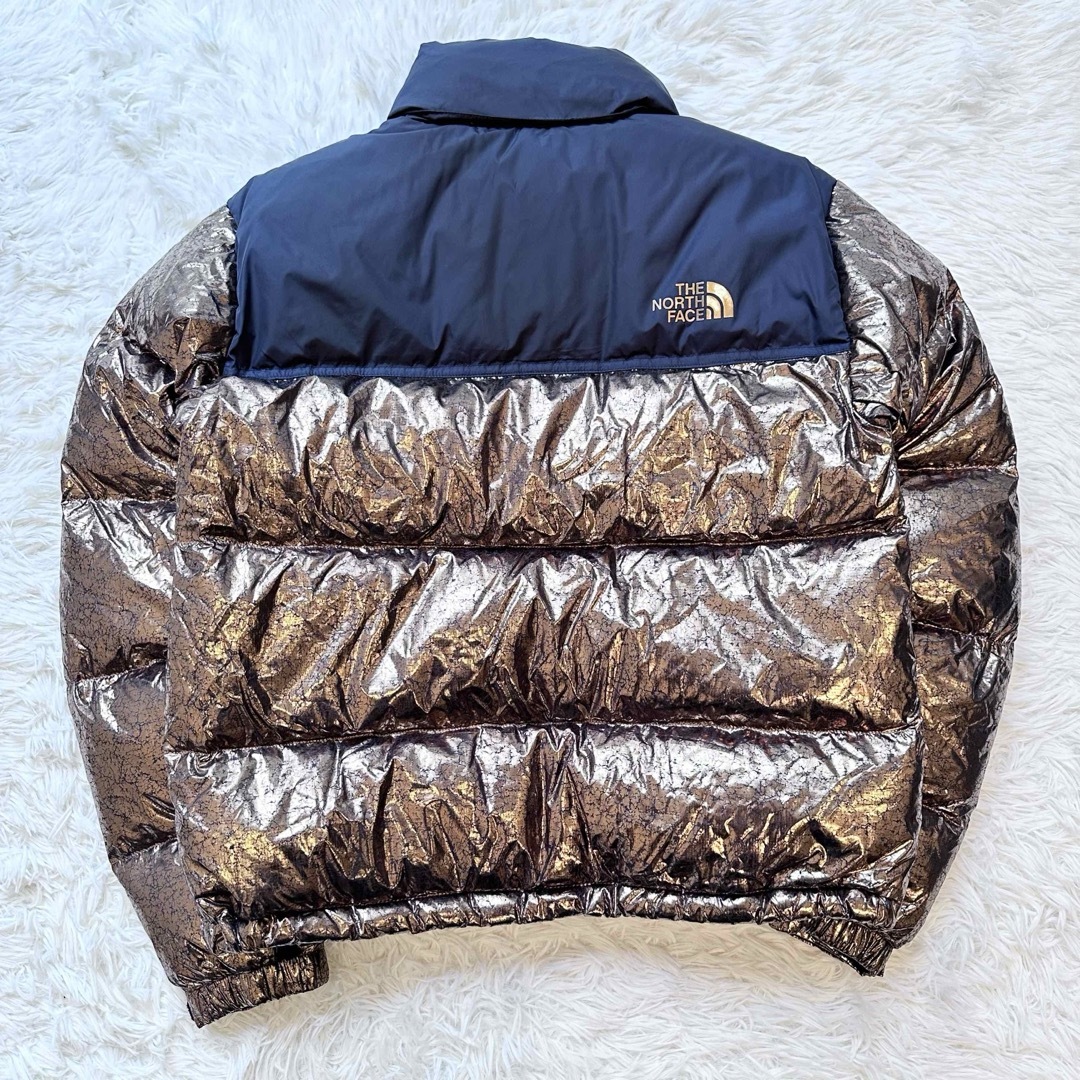 THE NORTH FACE(ザノースフェイス)のノースフェイス 1996 RETRO NUPTSE ヌプシ ダウン ゴールド 金 レディースのジャケット/アウター(ダウンジャケット)の商品写真