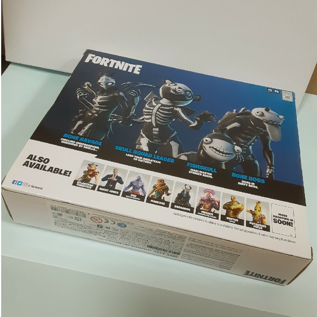 Hot Toys(ホットトイズ)の新品　FORTNITE（フォートナイト）スカルスクワッド　４インチフィギュア エンタメ/ホビーのフィギュア(ゲームキャラクター)の商品写真