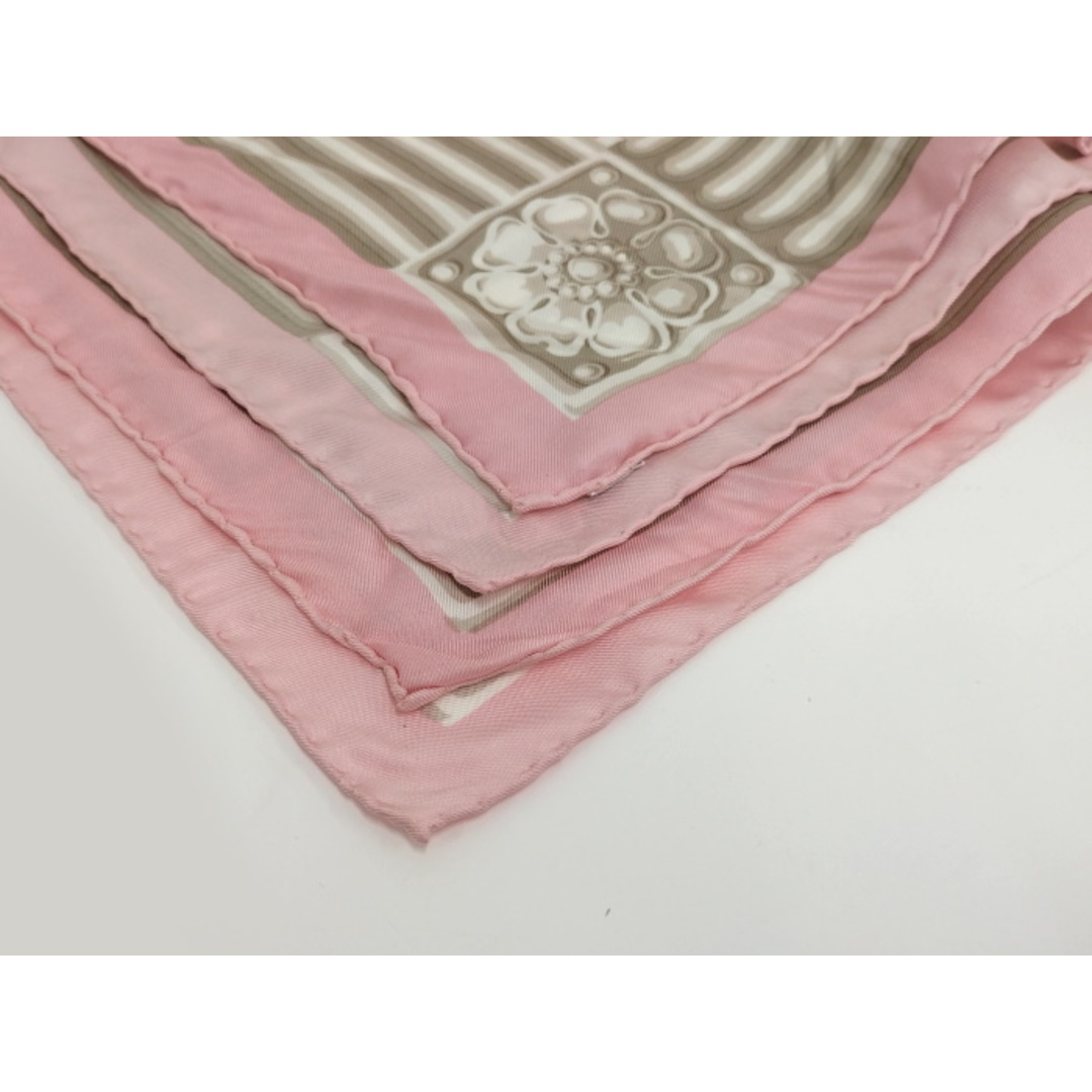 Christian Dior(クリスチャンディオール)のChristian Dior スカーフ 花模様 千鳥 ピンク レディースのファッション小物(バンダナ/スカーフ)の商品写真