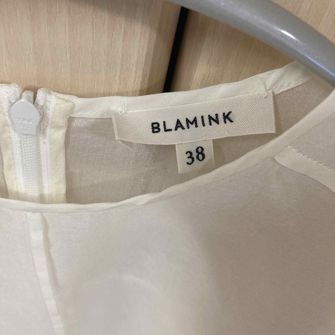 BLAMINK(ブラミンク)の美品　ブラミンク blamink シルクブラウス　ホワイト38 レディースのトップス(シャツ/ブラウス(長袖/七分))の商品写真