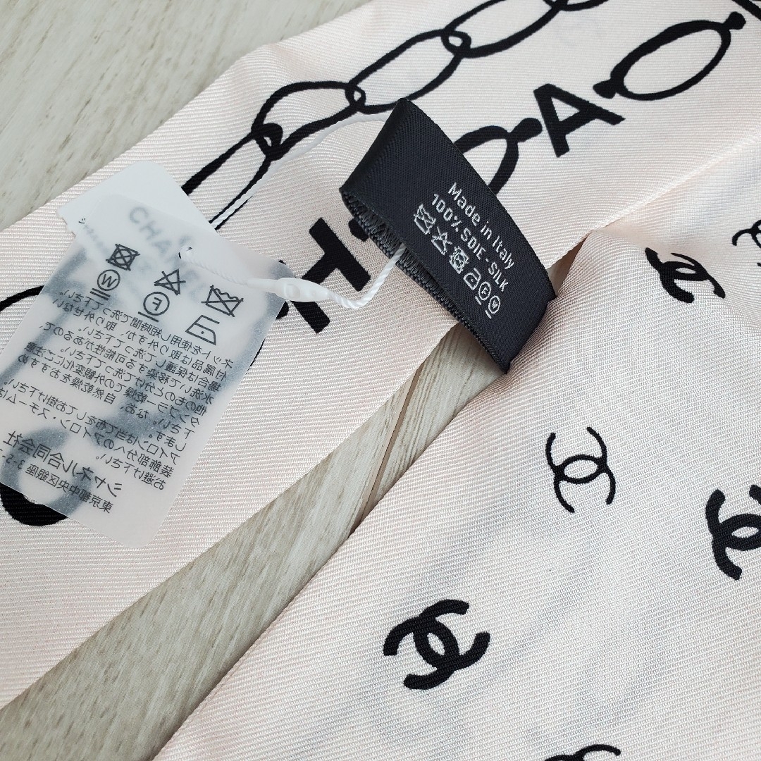 CHANEL - 新品未使用《シャネル》ヘアバンド シルクツイル CHANEL - 新品未使用《シャネル》ヘアバンド シルクツイル