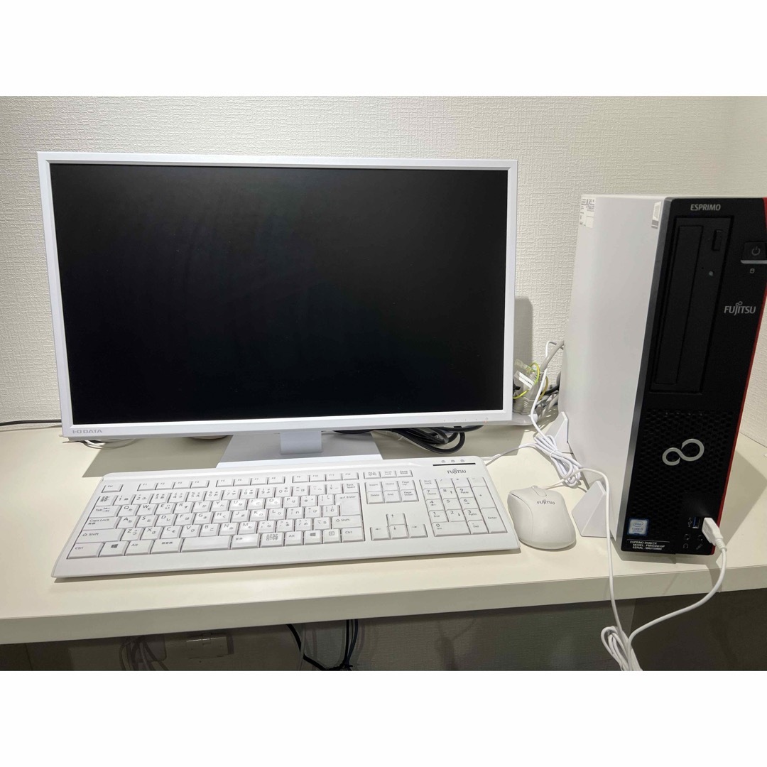 PC/タブレットfujitsu デスクトップPC