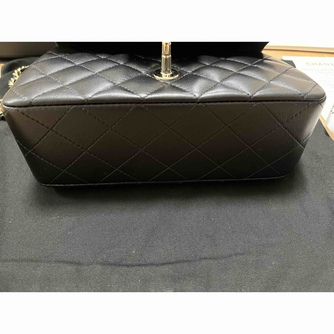 CHANEL(シャネル)のCHANEL シャネル　マトラッセ　トップハンドル　ミニフラップ　バッグ　黒 レディースのバッグ(ショルダーバッグ)の商品写真