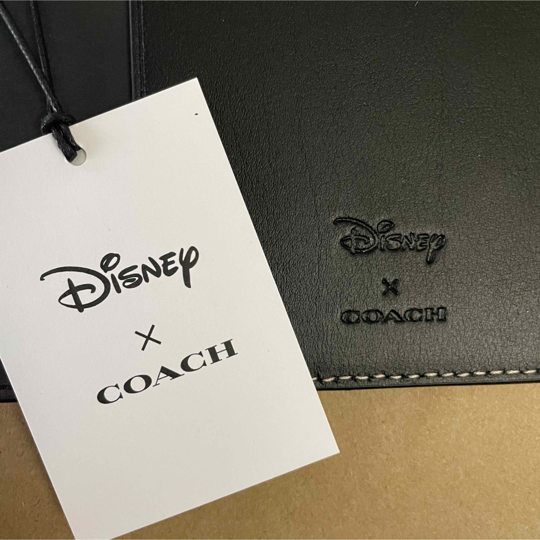 COACH(コーチ)の12/25発送 Disney x COACH 新品 ノート ホリデイプリント インテリア/住まい/日用品の文房具(ノート/メモ帳/ふせん)の商品写真