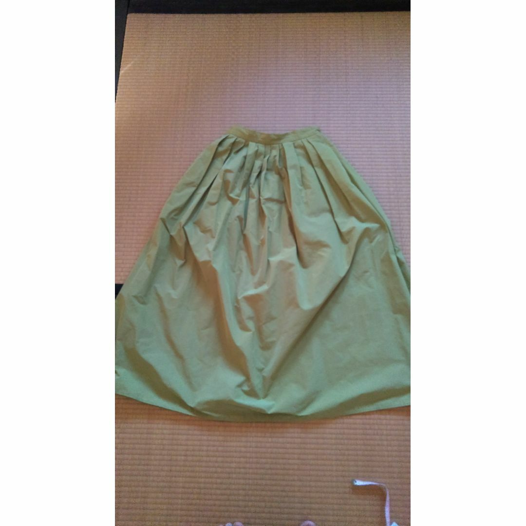 LOUNIE(ルーニィ)のLOUNIE　ライムグリーンのふんわりスカート　36 レディースのスカート(ロングスカート)の商品写真