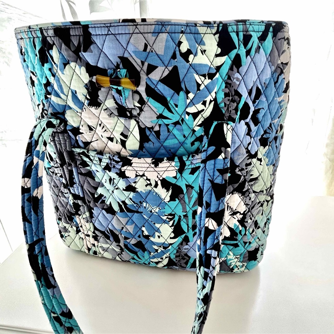 Vera Bradley(ヴェラブラッドリー)の美品　Vera Bradley Glenna  トートバッグ　 レディースのバッグ(トートバッグ)の商品写真