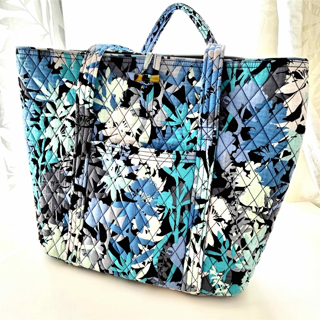 Vera Bradley(ヴェラブラッドリー)の美品　Vera Bradley Glenna  トートバッグ　 レディースのバッグ(トートバッグ)の商品写真